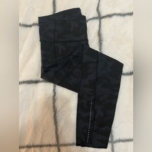 Lululemon black camo Fast & Free 7/8 Tight II *Nulux 25" size 10